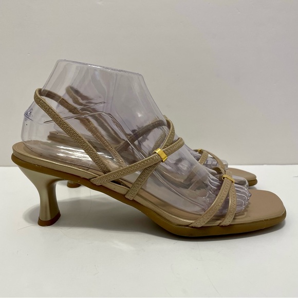 Stuart Weitzman Mid-Heel Square Toe Gold Heels With Elastic Straps Size 9 - Picture 4 of 12